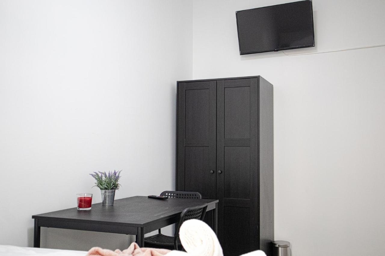 Magnificent 5Br Shared Apartment - Perfect For Longstays Vienna Esterno foto
