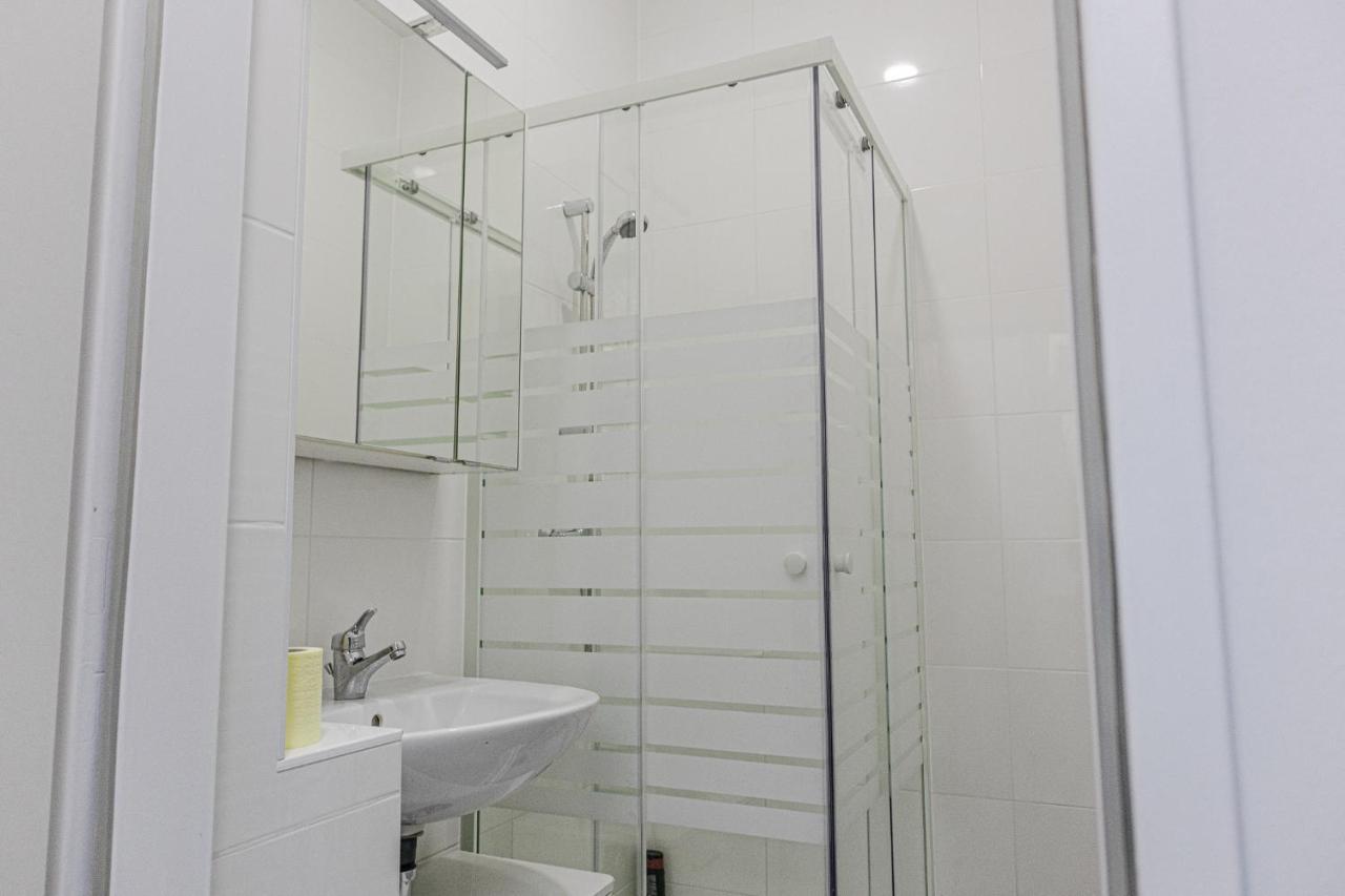 Magnificent 5Br Shared Apartment - Perfect For Longstays Vienna Esterno foto